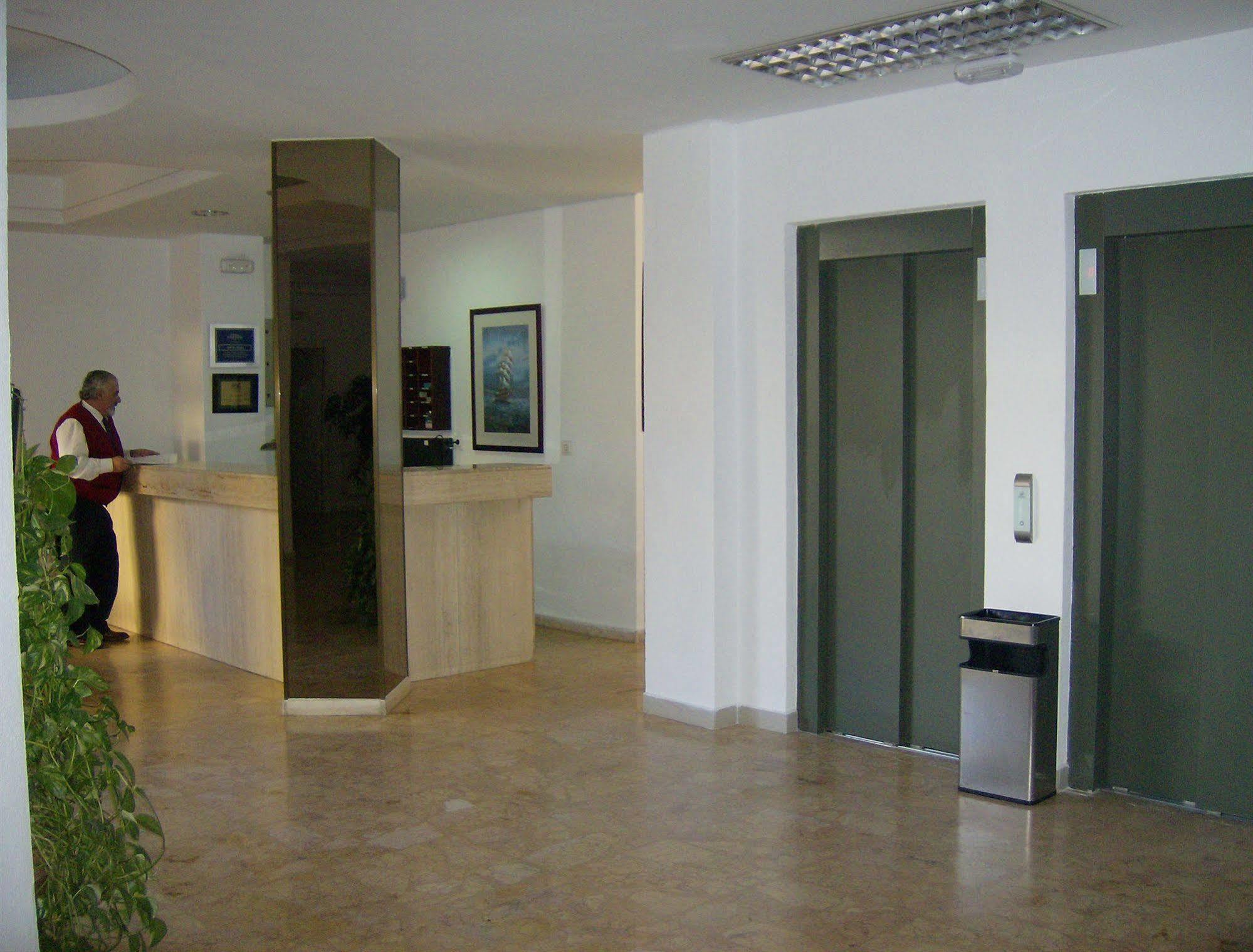 Apartamentos El Velero Torremolinos Kültér fotó